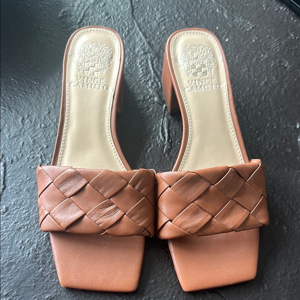 Vince Camuto Women's Tan Woven Slide Sandals